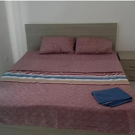 Joes Court Apartmán